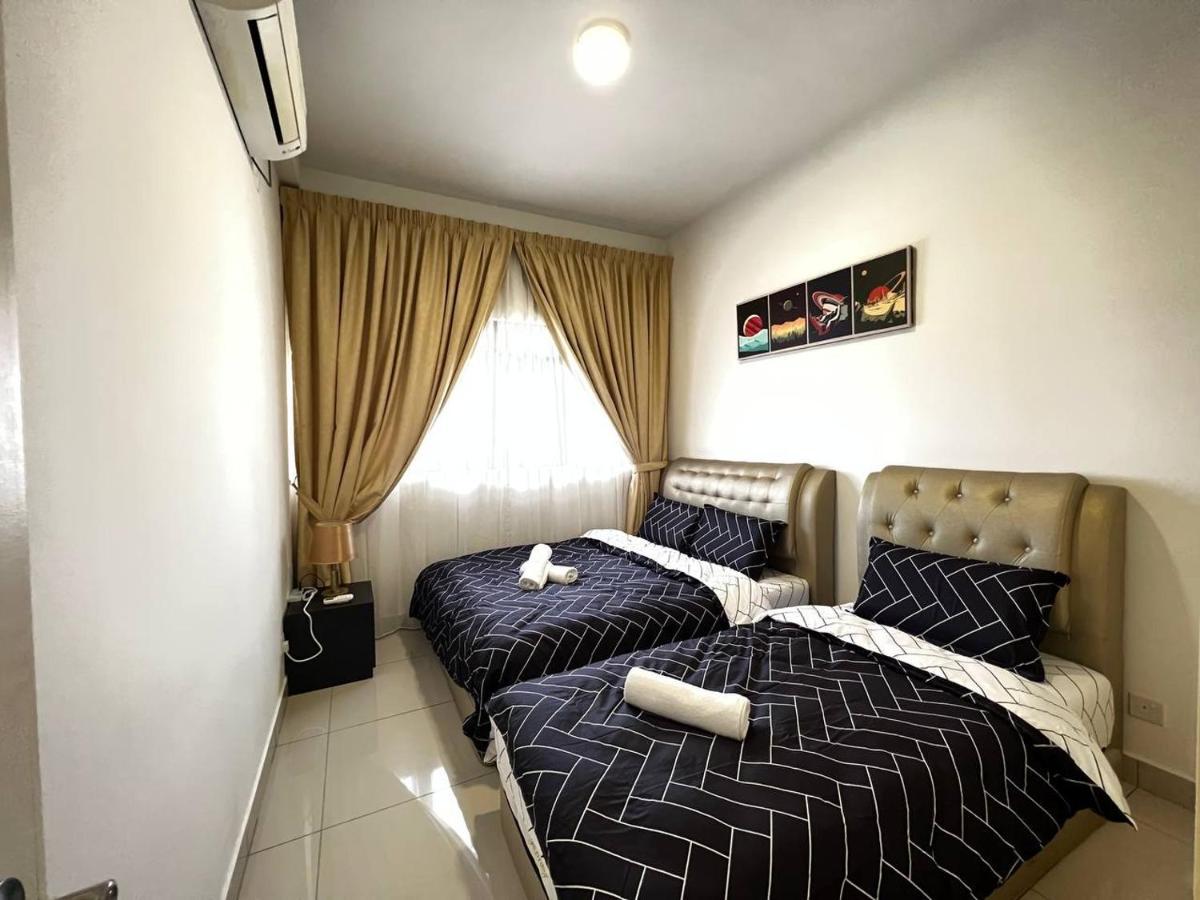 Meridinmedini Familytrip 5Min To Legoland By Vdo Homestay Нусаджайя Экстерьер фото
